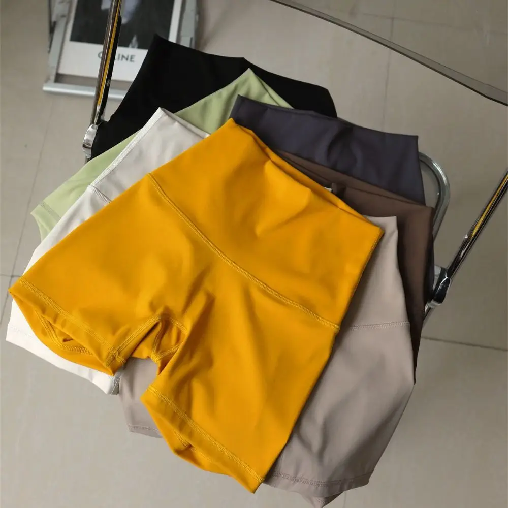 

High Elastic Nylon Sports Shorts Compression Fit Quick-Dry Stretch Yoga Shorts 3-Inch Length Butt-Lifting Design Running Shorts