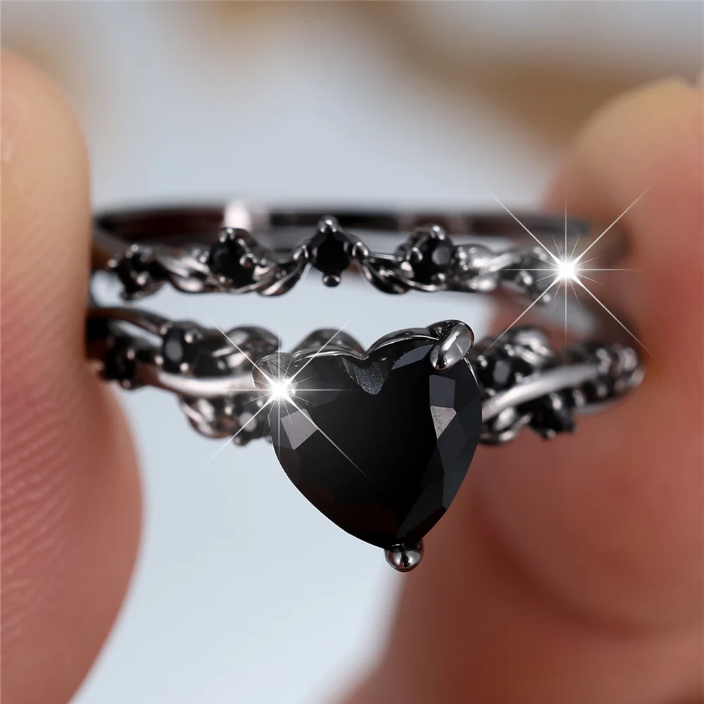 Female Black Red Zircon Stone Heart Engagement Ring Set Vintage Black Gold Color Bridal Wedding Bands Party Jewelry For Women