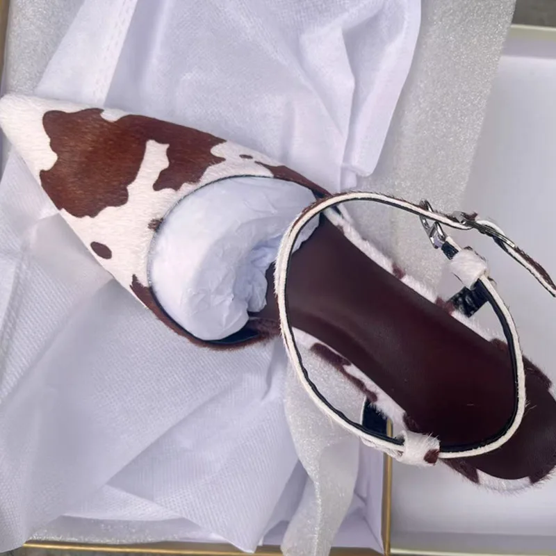 Sandal Musim Panas Gesper Wanita dengan Sandal Hak Kucing Sepatu Gaun Seksi Hak Tinggi Stiletto Bulu Kuda Sandalias Wanita