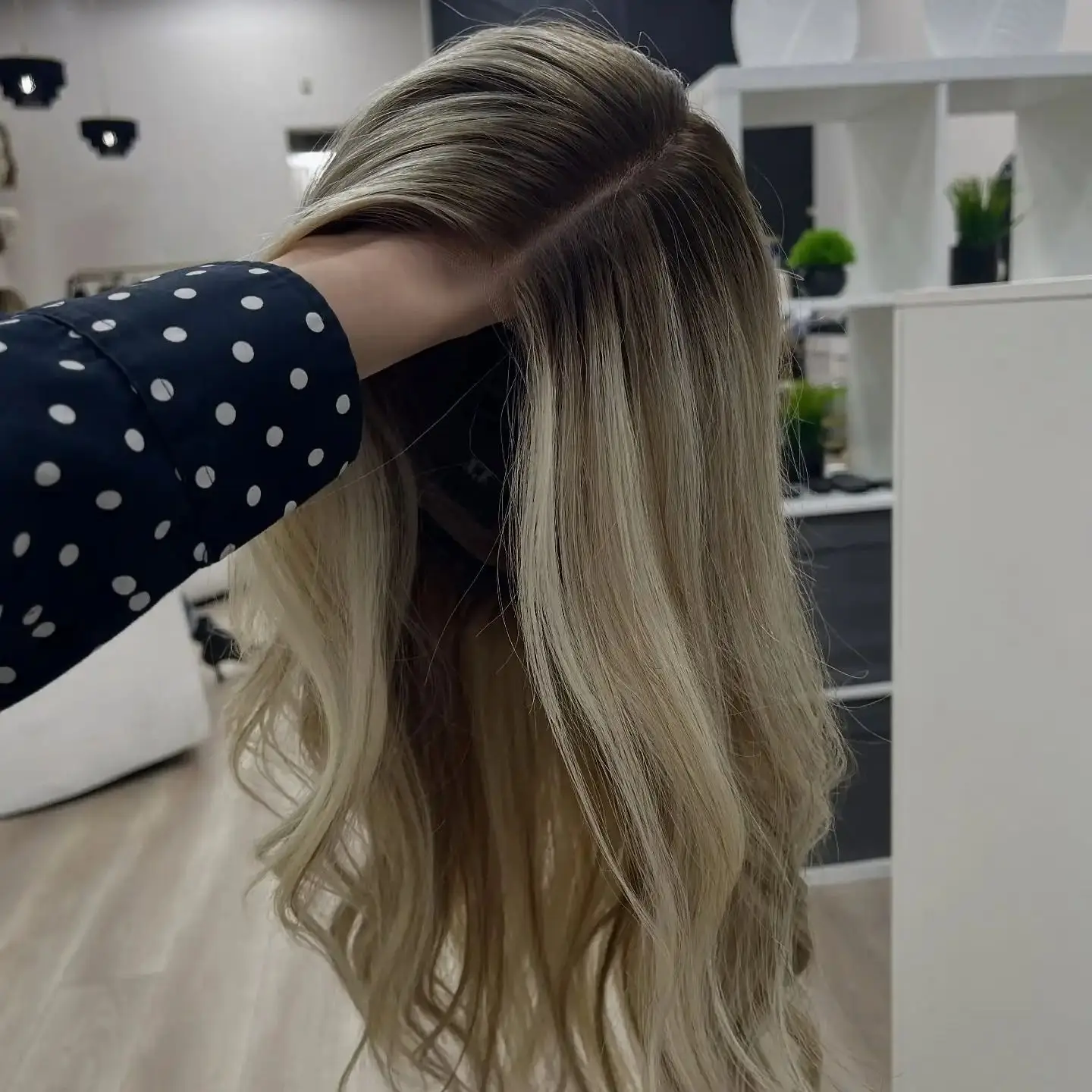 

24" High Quality Ombre Light Blonde Streaks Synthetic Lace Front Wigs Long Loose Wave Ladies Wig On Clearance Sale Daily Used