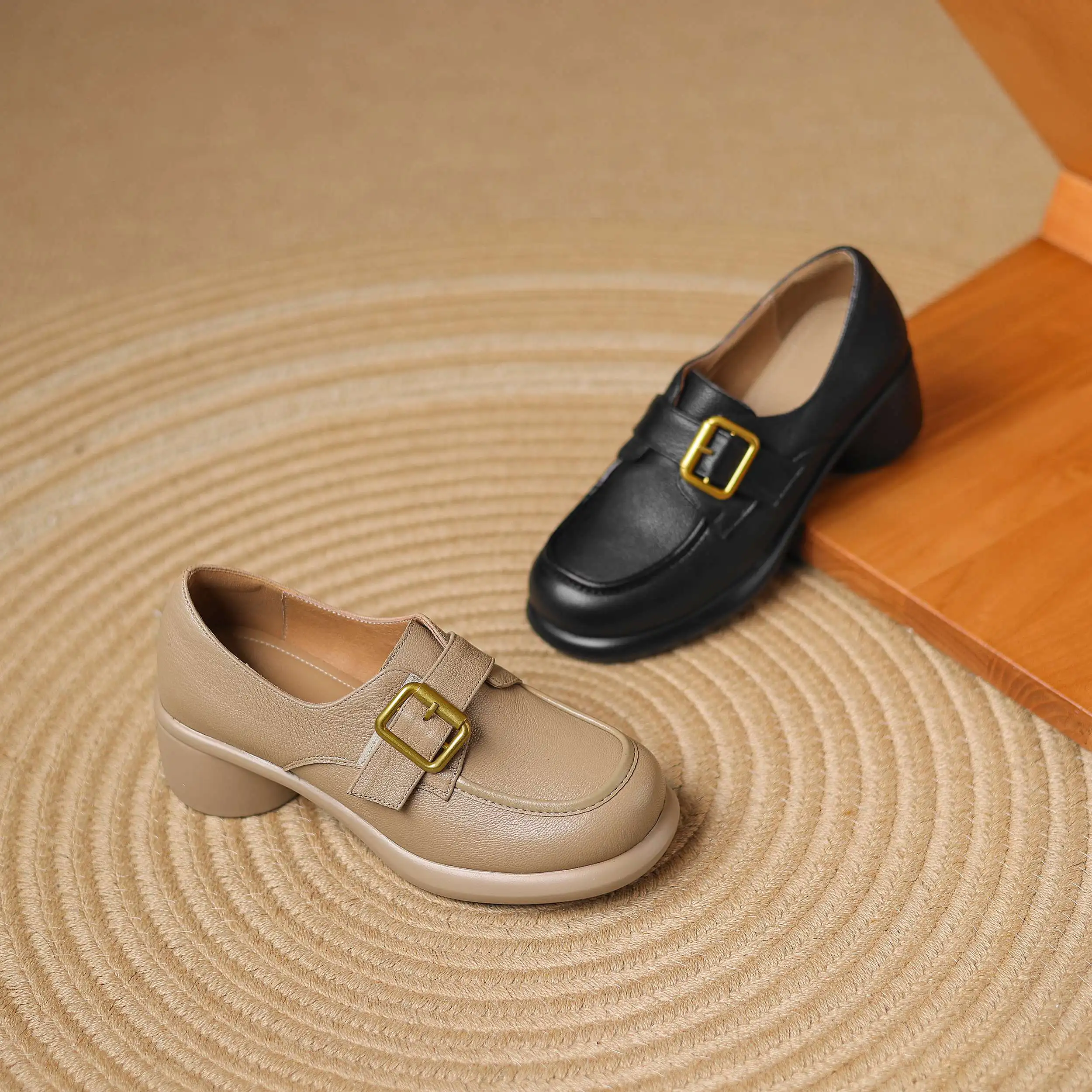 Lenkisen جلد الغنم جولة تو ميد الكعوب الشارع ارتداء الصيف مكتب سيدة المتسكعون حزام مشبك العلامة التجارية أنيقة عارضة النساء مضخات