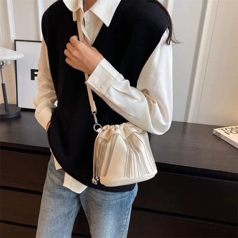 Bucket Bag Retro Tassel Solid Color PU Leather Texture Drawstring Shoulder Bag NEW Shopping Square Satchel Bags All-match Bolsa