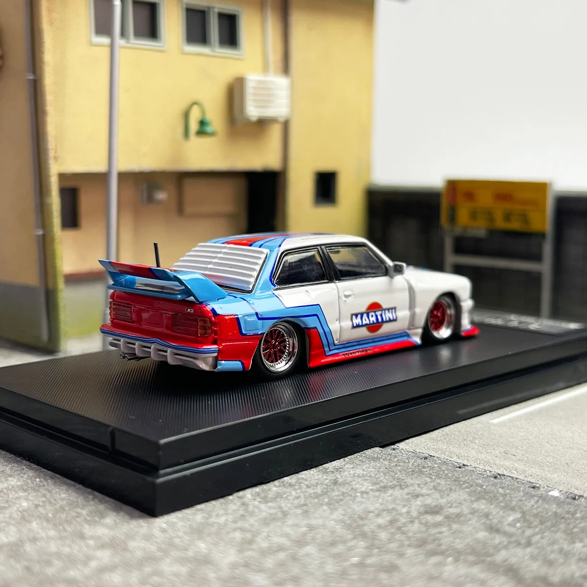 大人のためのダイキャスト合金レーシングスーパーカーモデル,クラシックコレクション,スケール1:64,高級スポーツ,お土産ギフト,静的ディスプレイ,e30