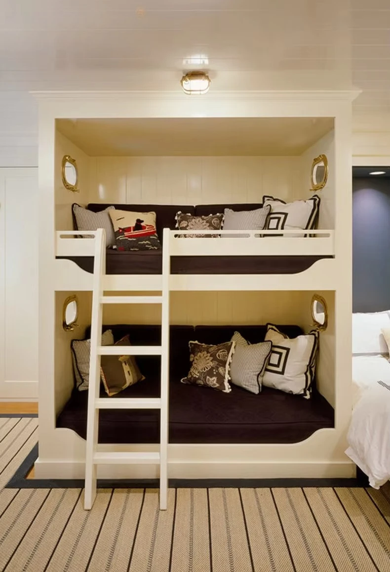 Lovely Cabin Design Children Wooden Bunk Bed With Ladder And Mattress