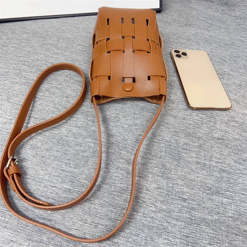 Nuova Mini borsa a tracolla in pelle PU scava fuori borsa per telefono in tessuto borsa a tracolla quadrata alla moda per lo Shopping All-Match