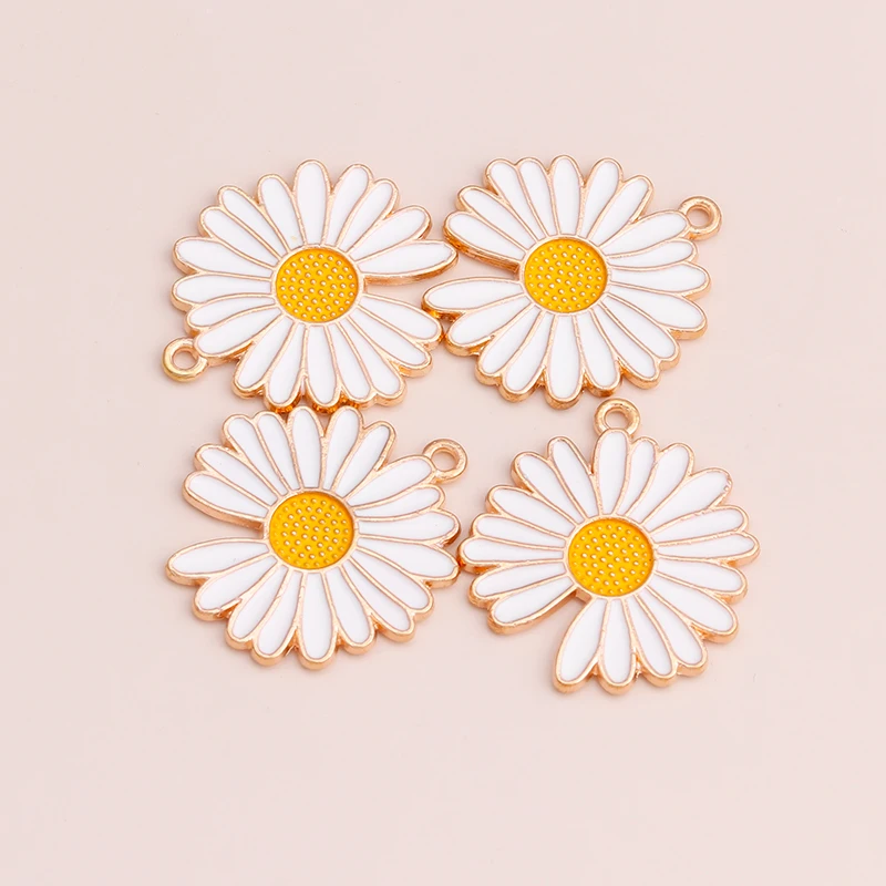 Leslie 10 Stück Emaille-Anhänger in Weiß und Gelb mit Gänseblümchen-Motiv für die Herstellung von Halsketten, Ohrringen, Armbändern, Charms, DIY-Schmuckzubehör – Detail 8
