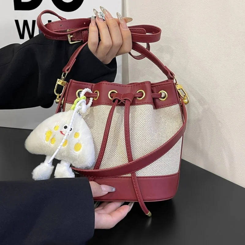 

Stylish Women Hand Bag Boasting Casual Vintage Vibe And Popular Elegant Details Made Of Top-Quality Anti-Scratch Leather​