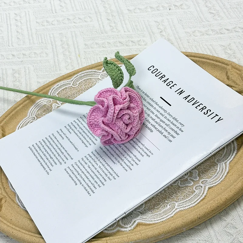 Gehäkelte Rosenzweige, handgefertigter Rosenstrauß, kreative künstliche Blumen, Dekoration für Hochzeitszimmer, Geschenk für Freunde. – Detail 3
