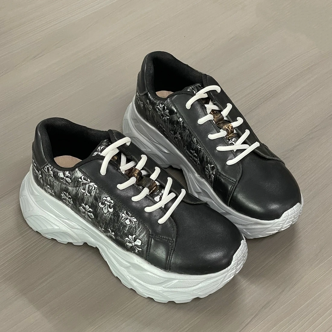 Xingliupi New High Quality Black Women's Shoes Genuine Leather Unique Girl's Shoes Everyday Shoes lightweight Unisex