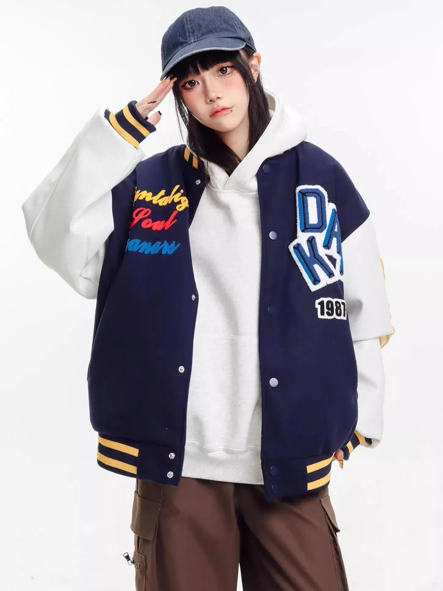 

Шерстяное бейсбольное пальто в стиле ретро с вышитыми буквами Thi Street Sle с воротником-стойкой для мужчин и женщин, осеннее модное пальто...