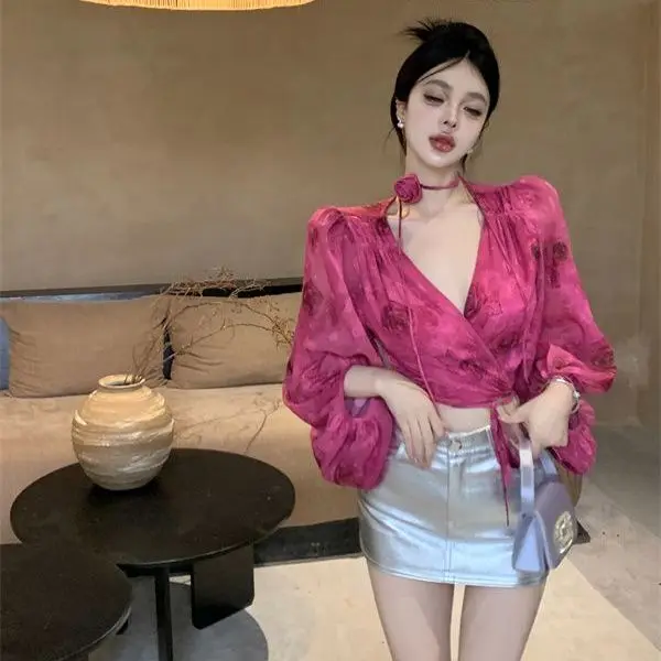 

French Floral V-Neck Long-Sleeved Shirt Women Autumn New Rose Red Puff-Sleeved Shirt Gentle Style Slim Short Top