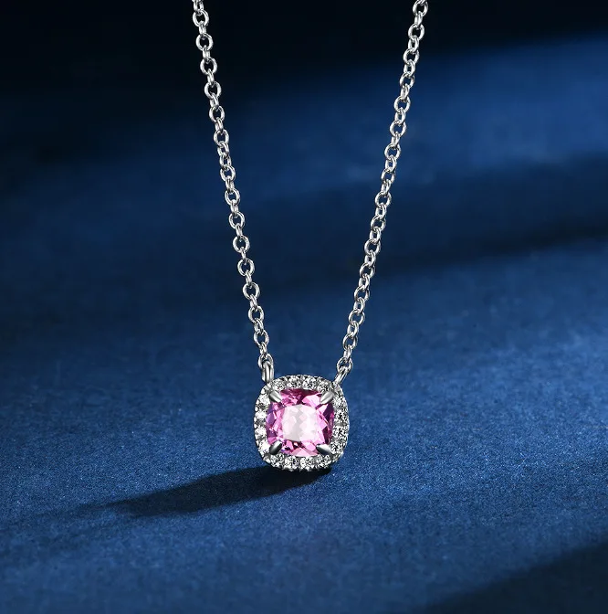 

Новый серебро S925, изысканный компактный 1 карат, красный, синий, зеленый, сокровище, толстый квадрат 7*7, универсальный одинарный кулон, свадебные украшения