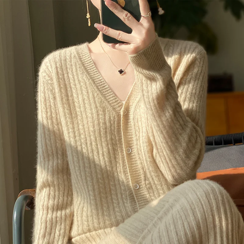 Cardigan women's V-neck sweater long sleeved knitted 100% Australian wool women's new cardigan sweater soft and comfortable