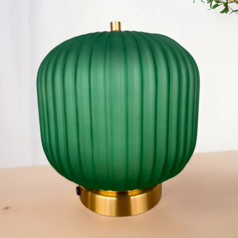 

Green retro European glass table lamp, creative court style white light night light ins atmosphere
