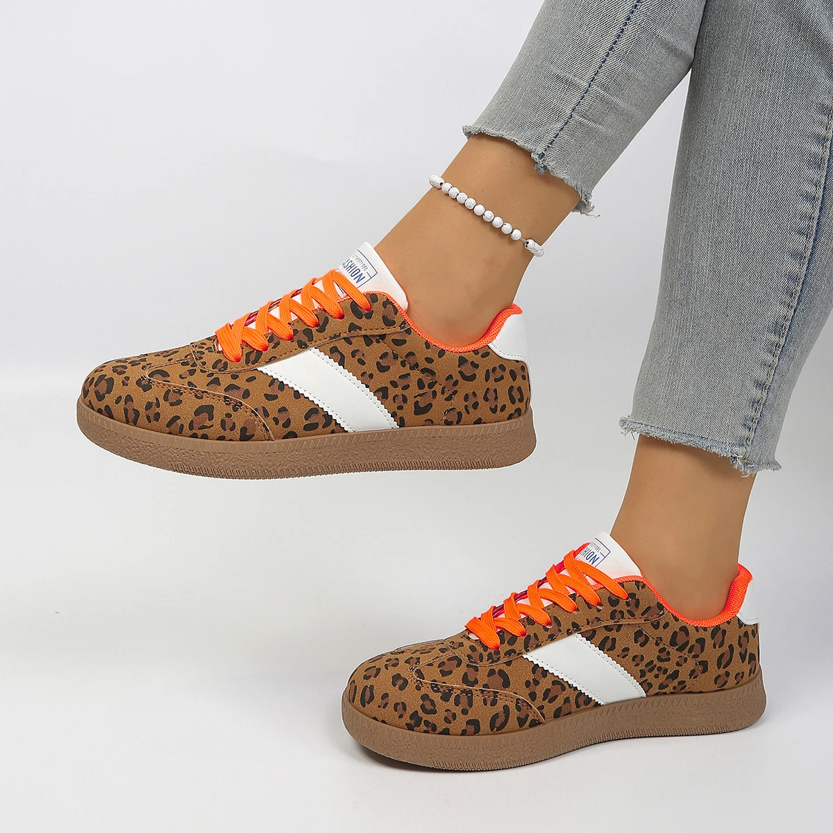 أحذية رياضية كلاسيكية للمشي في الهواء الطلق، أحذية رياضية عصرية للنساء، أحذية رياضية برباط للمشي للنساء