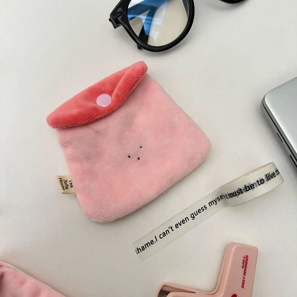

Cute Pouch Small Headphones Bag ID Card Storage Purse Strawberry Shape Product Plush Creative Decor Portable Items Card Bag