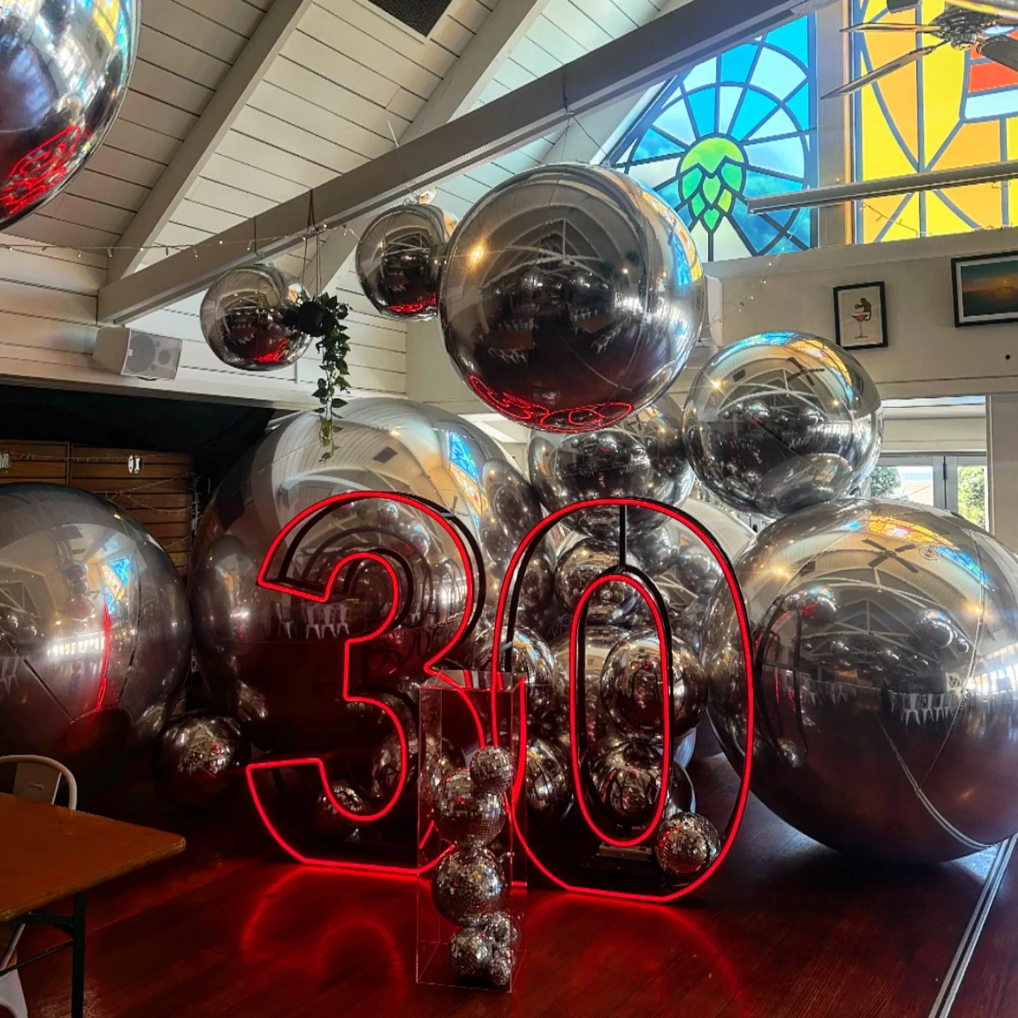 

Hanging Inflatable Mirror Ball Mirror Balloon Giant Mirror Sphere Decoration Sealed Gold/Silver Ball Big Shiny Ball For Party
