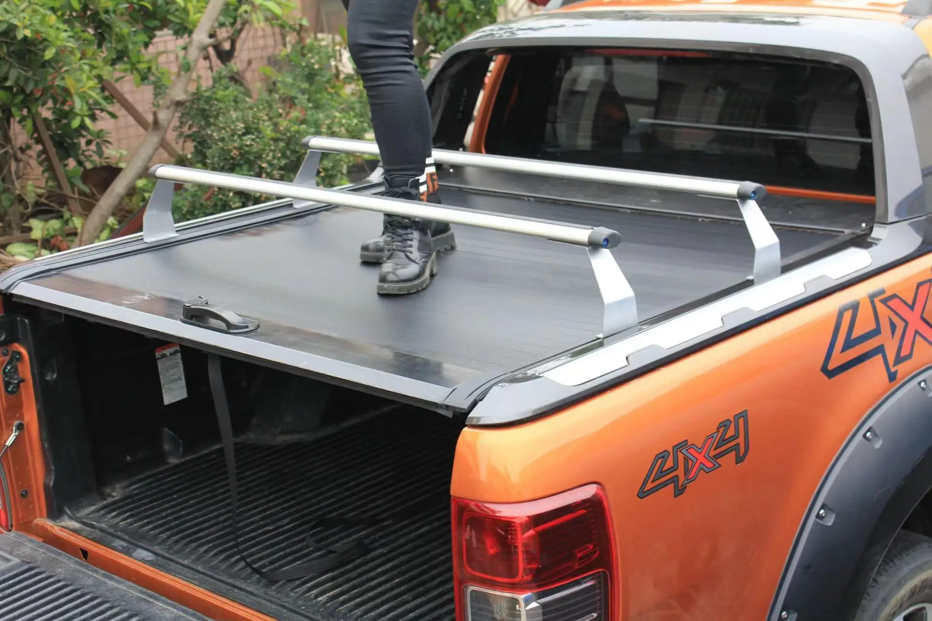 

High quality manual retractable roller blind cover for Ford Ranger Wildtrak Raptor Xl Xlt Xls T6 T7 T8 T9 2023