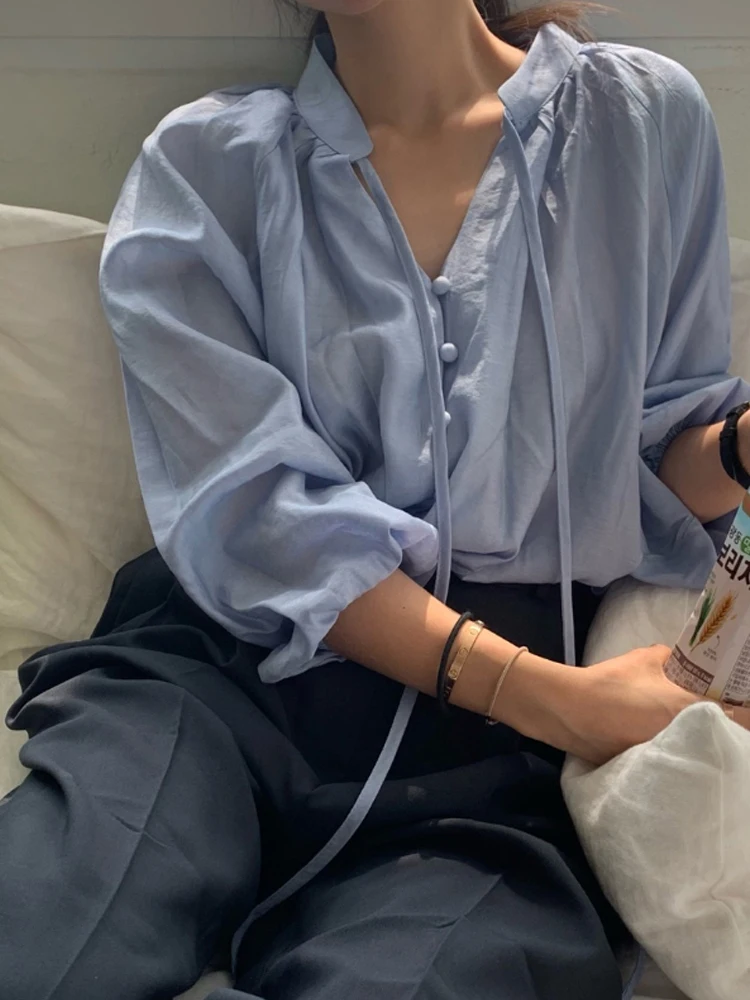 

Ele V-Ne Sa irt Women's Casual Loose Fit Versatile White Top Korean Sle Commute Faion Long Sve Button Closure