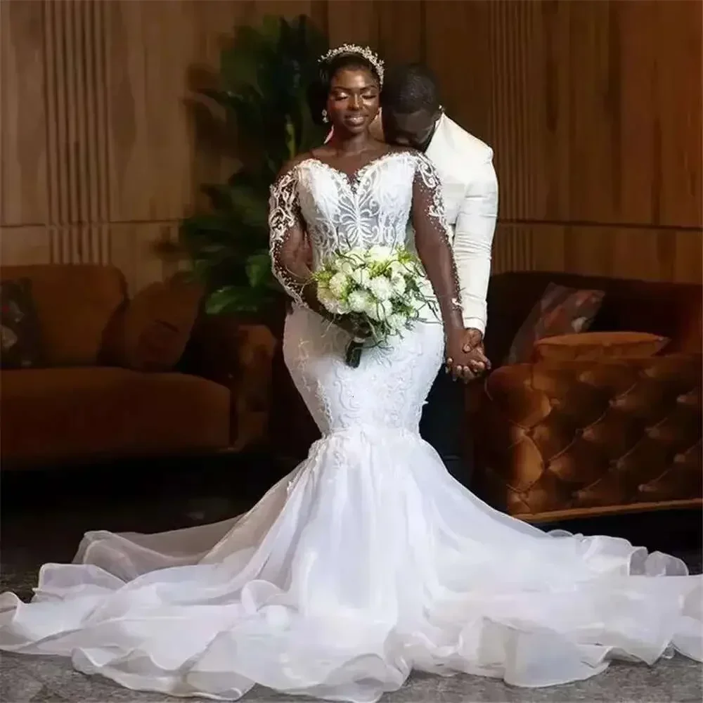 Customized Africa White Wedding Dresses Long Sleeve Sheer Neck Crystals Beading Bride Marriage Lace Applique Bridal Gowns