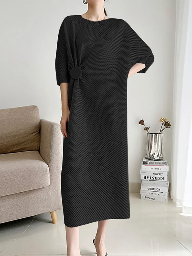 2026 Herbst Damen Freizeitkleid mit Falten, O-Ausschnitt, Halbarm, unregelmäßig, locker, elastisch, einfarbig, modisch, neu – Detail 3