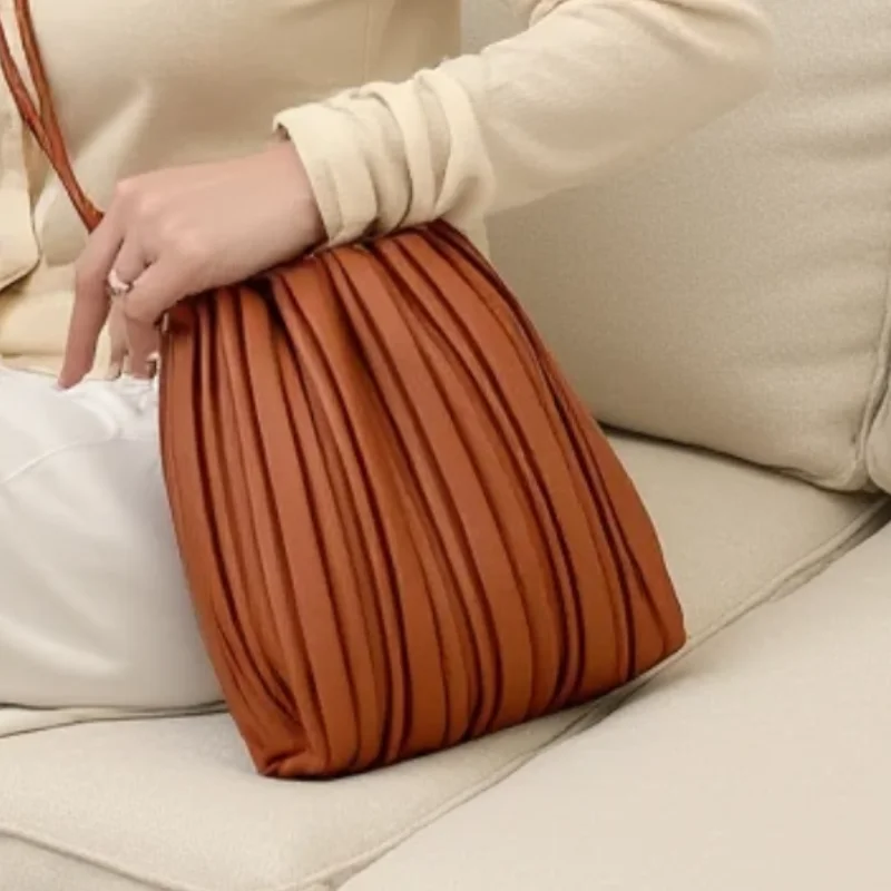 

Woven French Pleated Texture Bag Spring And Summer New Korean Version Niche Design Candy Color Magnetic Small Square Bag Women