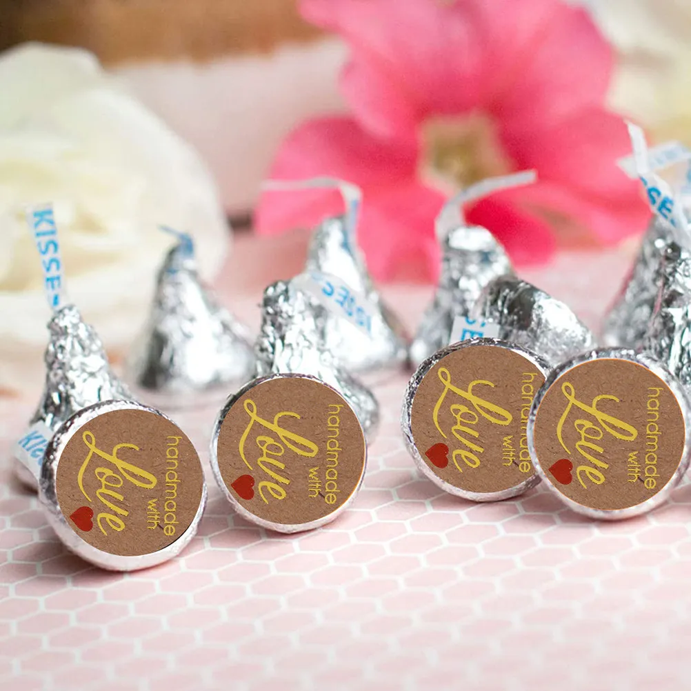 

2 рулона премиальных наклеек в форме сердца, крафт-этикетки для выпечки, самоклеящиеся наклейки для упаковки конфет, печенья, пакетов для кондитерских изделий, ресторанов