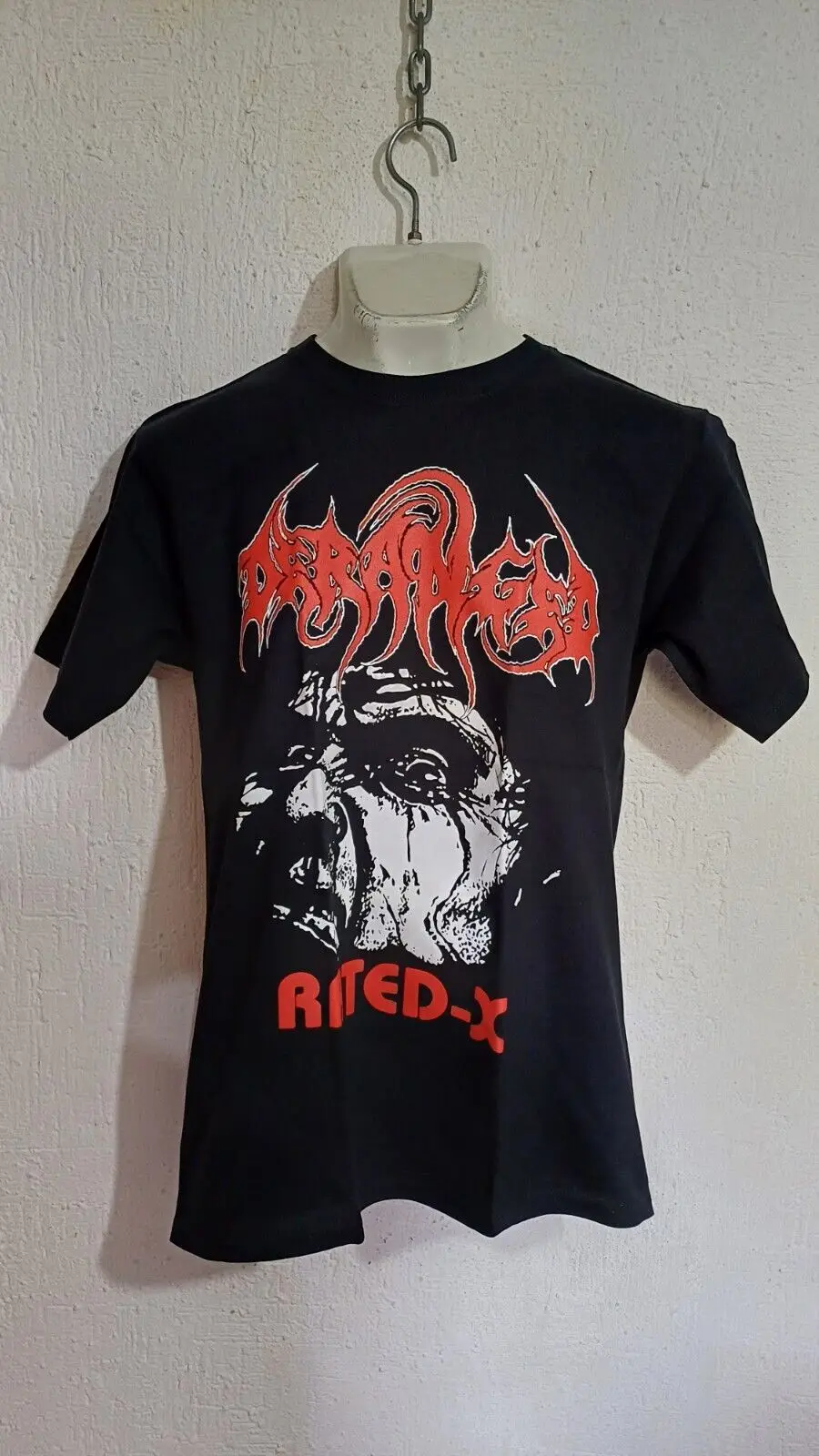 Футболка Deranged рейтинг X, смерть-металл, канибал, скоппес, вызывает блювоты Футболка Deranged рейтинг X, смерть-металл, канибал, скоппес, вызывает блювоты