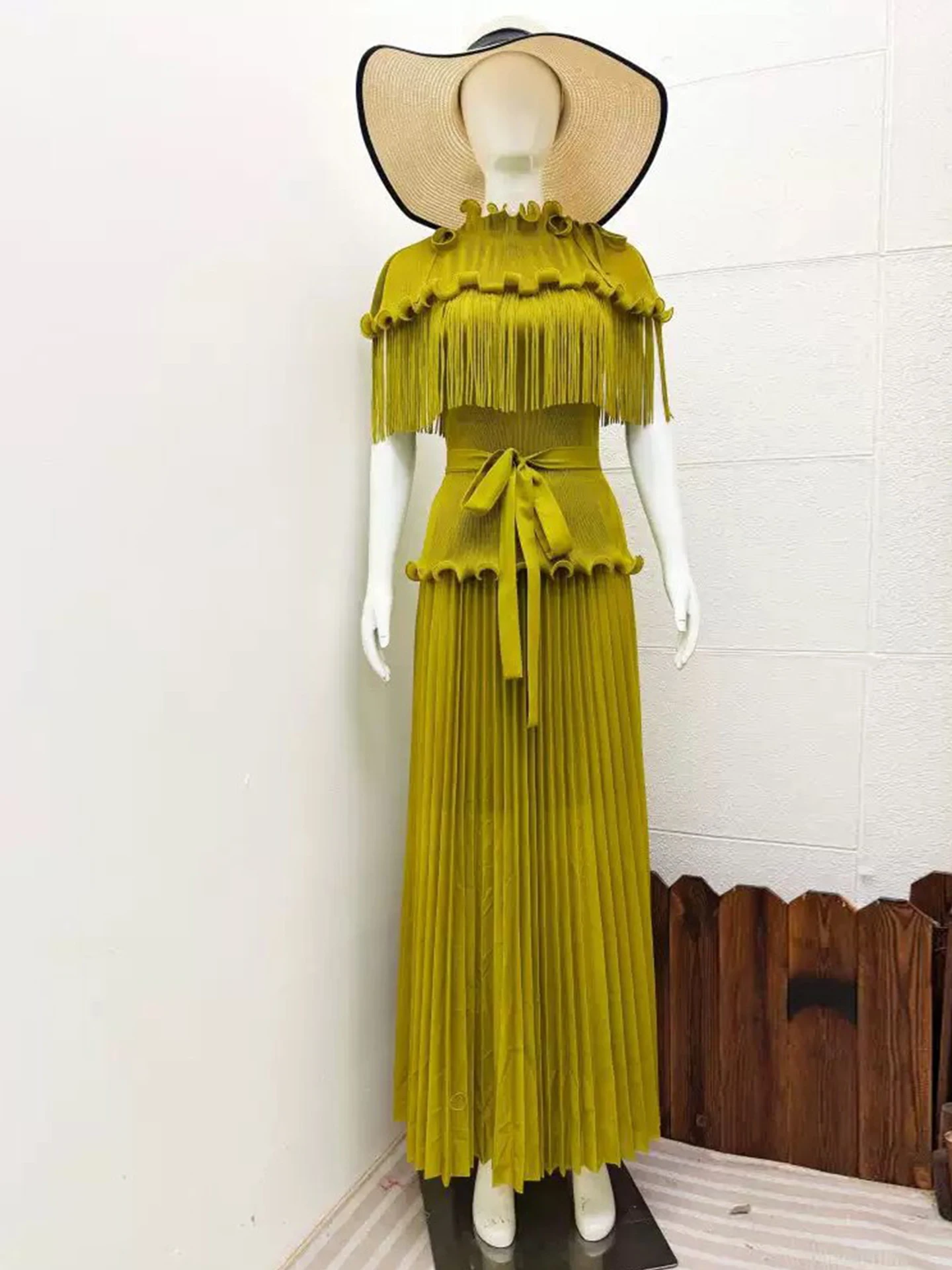 

Женский плиссированный комплект: футболка с высокой талией и коротким рукавом, с бахромой в виде деревянных ушек, летний модный наряд