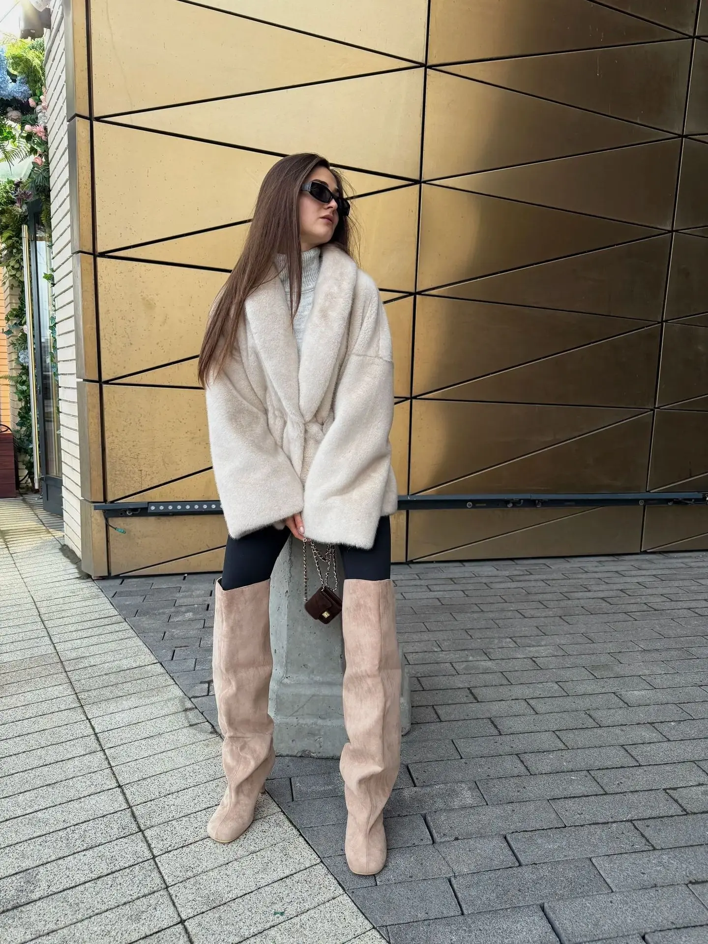 Laur 2026 Women Faux Fur Short Coat, Drawstring Waist Lapel Collar Warm Winter Fuzzy Jacket Outerwear
