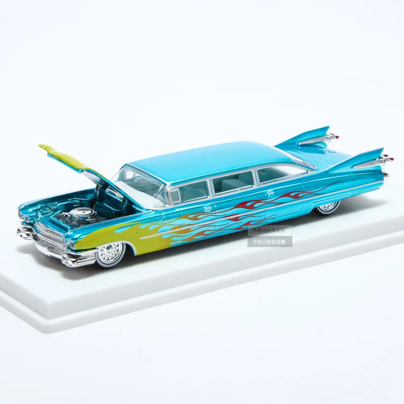 New In Stock Mechanic 1:64 Extended Cadillac Rocket Car Alloy Miniature Diecast Cadillac Ornaments Custom Toys Kids Gift