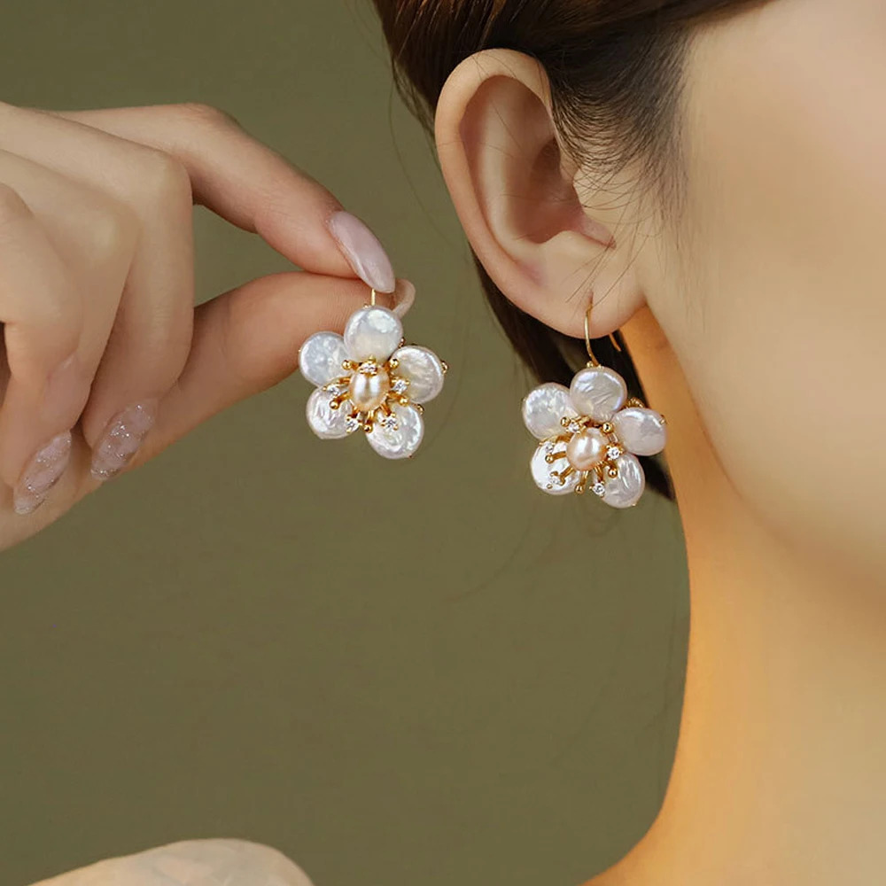 

Natural Baroque Pearl Hook Earrings Luxury Temperament Flower Cubic Zirconia Drop Earrings for Women Fashion Jewelry Gifts