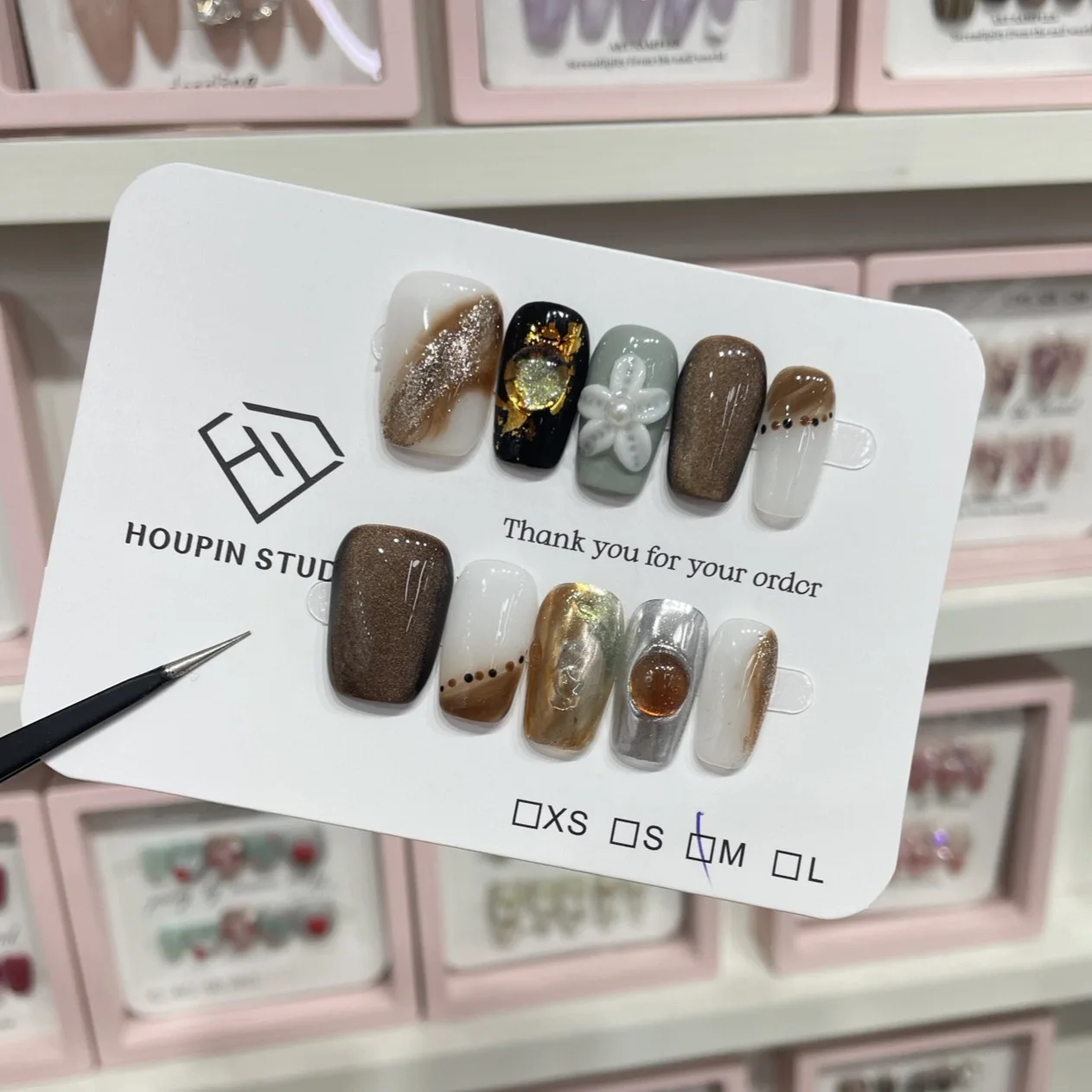 10 قطعة الصحافة اليدوية على الأظافر ميلارد العنبر القط العين ثلاثية الأبعاد نحت الزهور وهمية مسمار نصائح يمكن ارتداؤها Ins قصيرة نعش الأظافر كاذبة