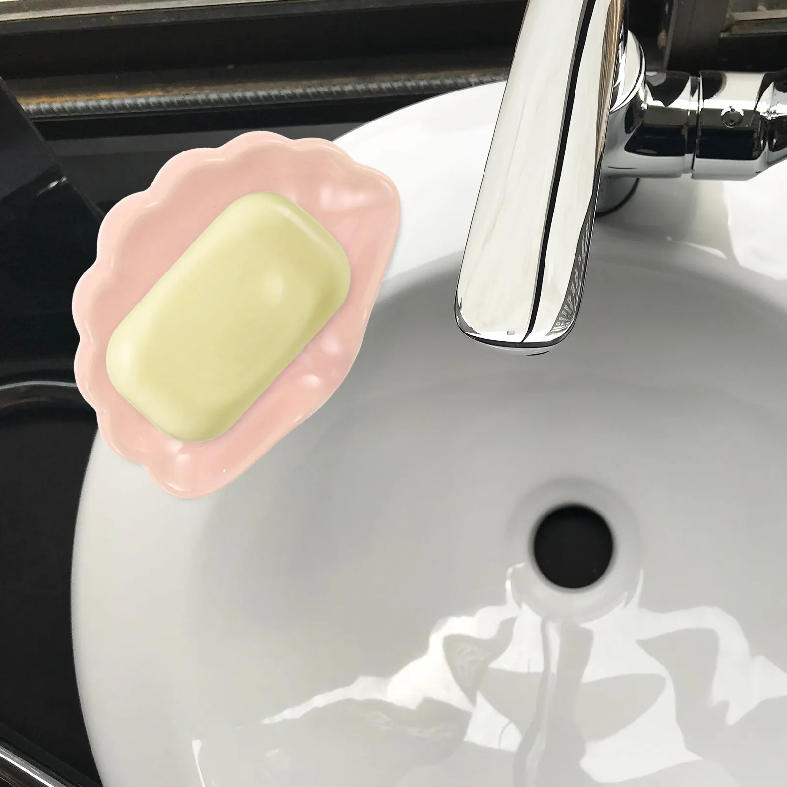 Ceramic Soap Dish with Shell Design Self Draining Function Soap Holder for Bathroom Shower Kitchen Countertop Jewelry Storage