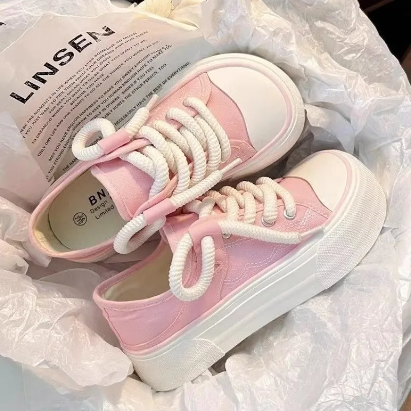 2024 New Canvas Shoes Thick Soled Big Toe Cute Pink Modne Wszechstronne Urocze Buty Damskie Czarne Wiosna i Jesień Eleganckie