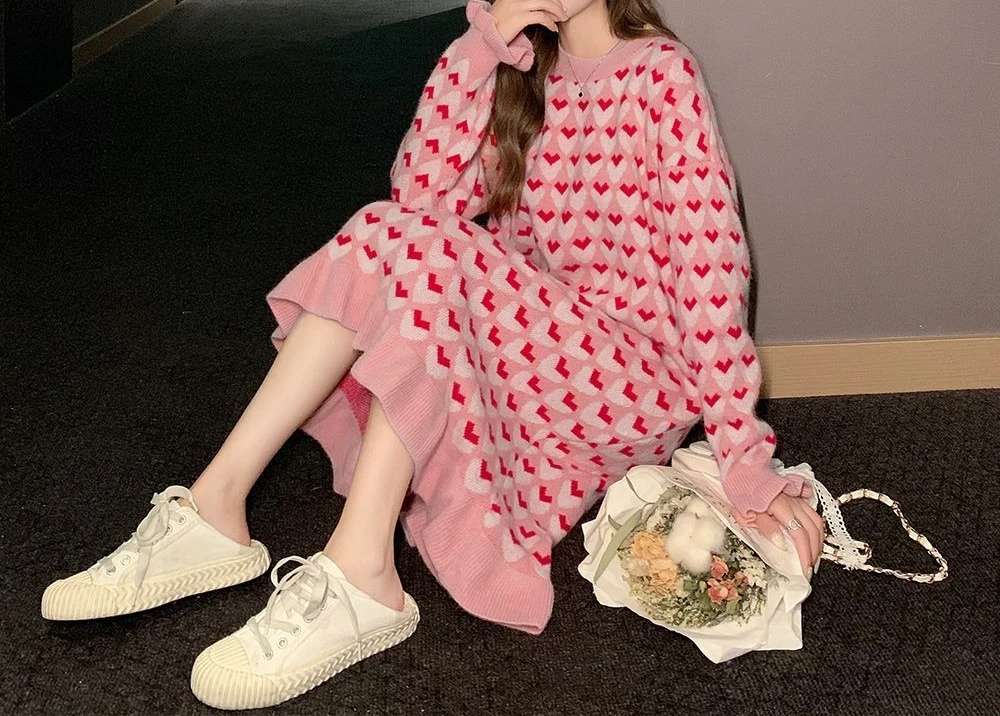 ฤดูใบไม้ร่วงและฤดูหนาวใหม่ Love เสื้อกันหนาวผู้หญิงหลวมสไตล์ขี้เกียจความยาวกลางชุดถักภายใน