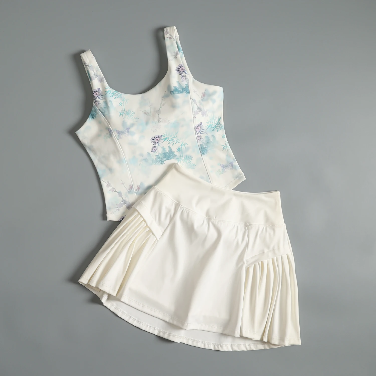 夏の女性用テニススポーツスーツ美しいバックヨガトレーニングベスト耐衝撃ブラ高価値スポーツ朝ジョギングスーツ