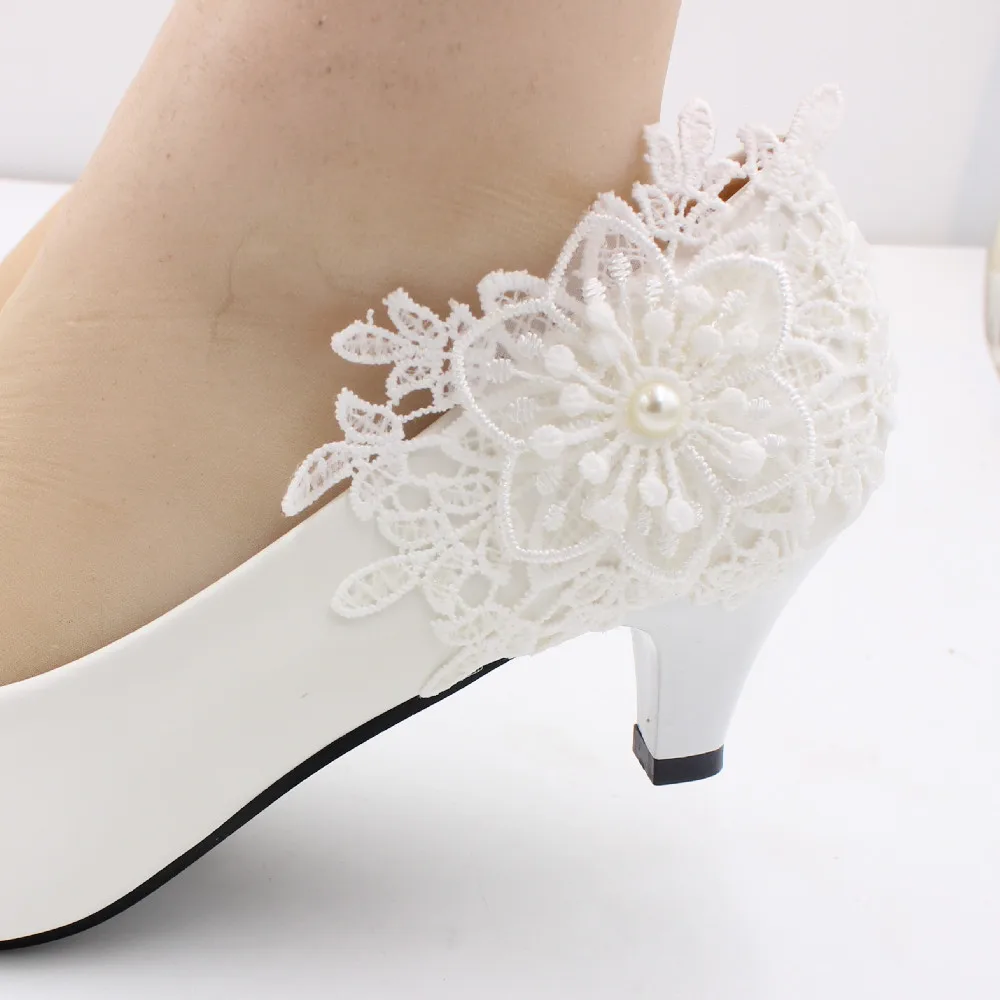 Lace flower white large size bride shoes wedding dress women\'s shoes young bridesmaid group contracted wedding shoes