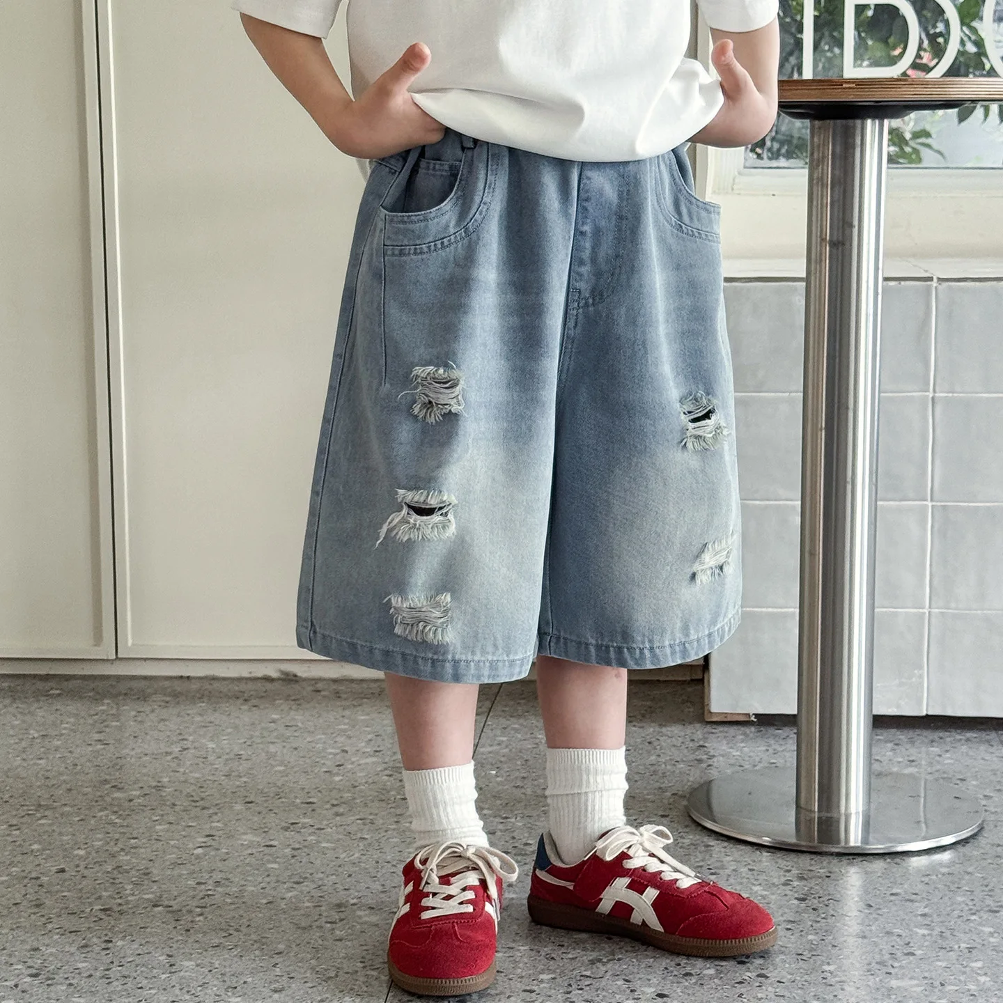 2026 Boys Summer New Korean Faded Ripped Kids Jeans Versatile Soft Middle Big Kids Shorts