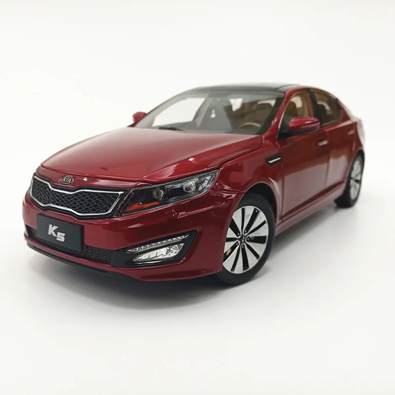 Modello originale 1:18, Cina Kia K5 Optima 2011, modello di auto in lega per esposizione, regali e collezioni