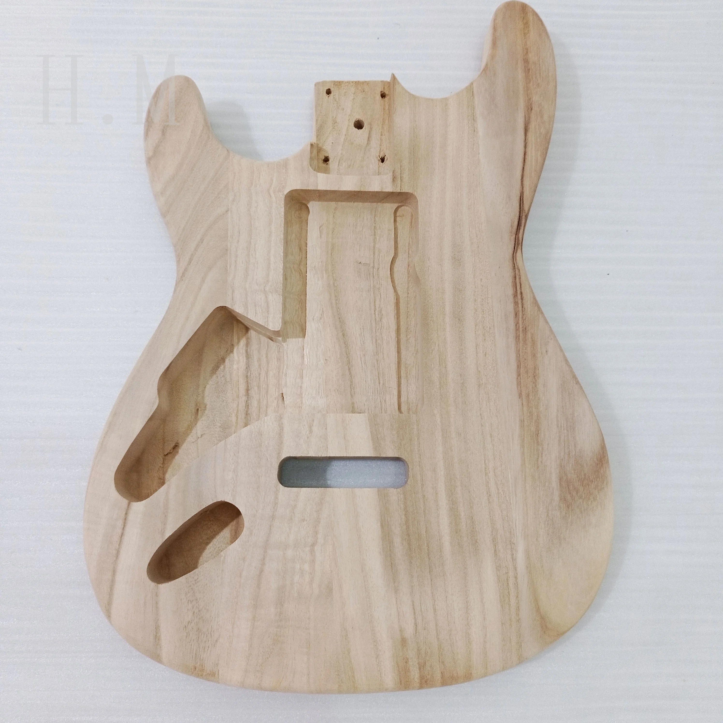 

Wooden electric guitar accessories, ST electric guitar barrel material, maple guitar barrel body, electric guitar body