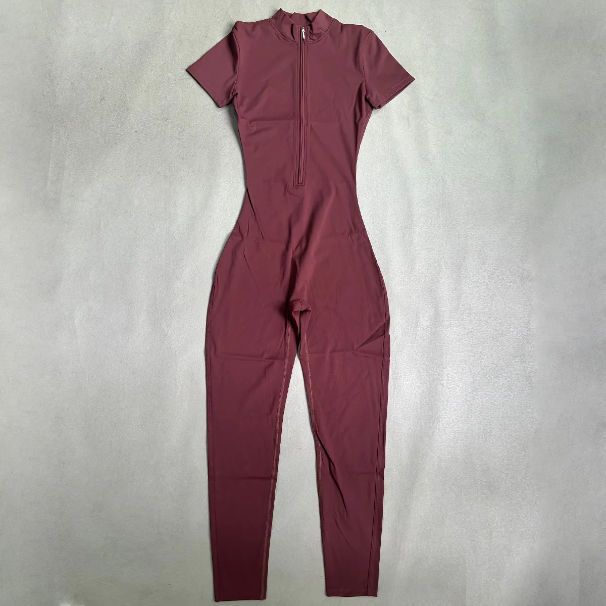 Conjunto de Yoga para mujer, monos de una pieza con cremallera, manga corta, gimnasio, ropa de entrenamiento de realce, mono de Fitness, ropa deportiva, chándal