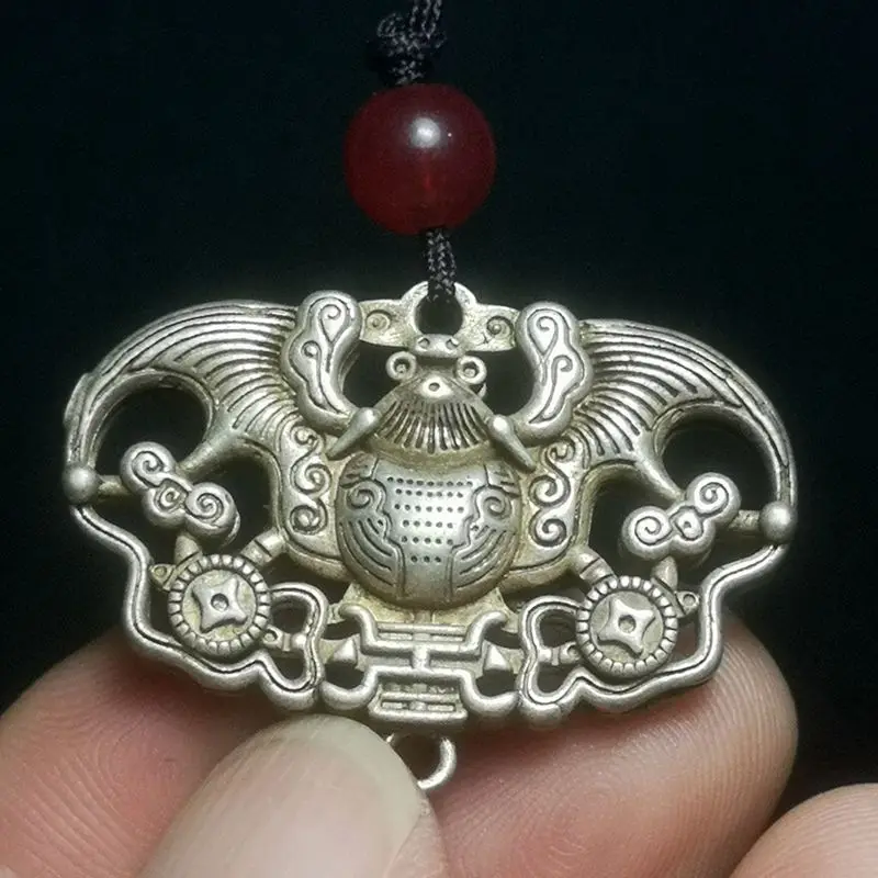 YIZHU CULTUER ART Collection Old Chinese Tibet Silver Carving bat Amulet Pendant Decoration