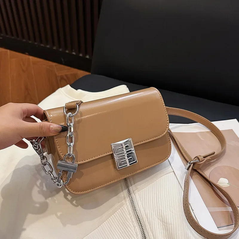 

2025 Новая женская стильная минималистичная однотонная сумка - свежая универсальная маленькая квадратная сумка через плечо/через плечо для повседневного использования и офиса