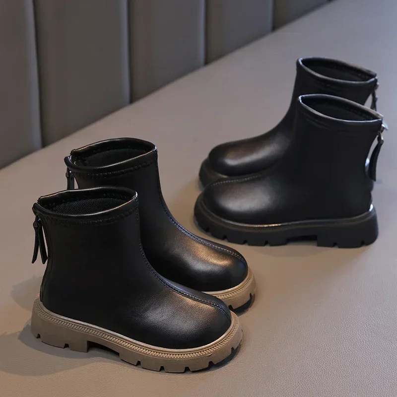 Botas curtas de estilo britânico para crianças, macias e confortáveis, antiescorregadias, sapatos versáteis para meninos e meninas, nova moda, outono e inverno, 2024