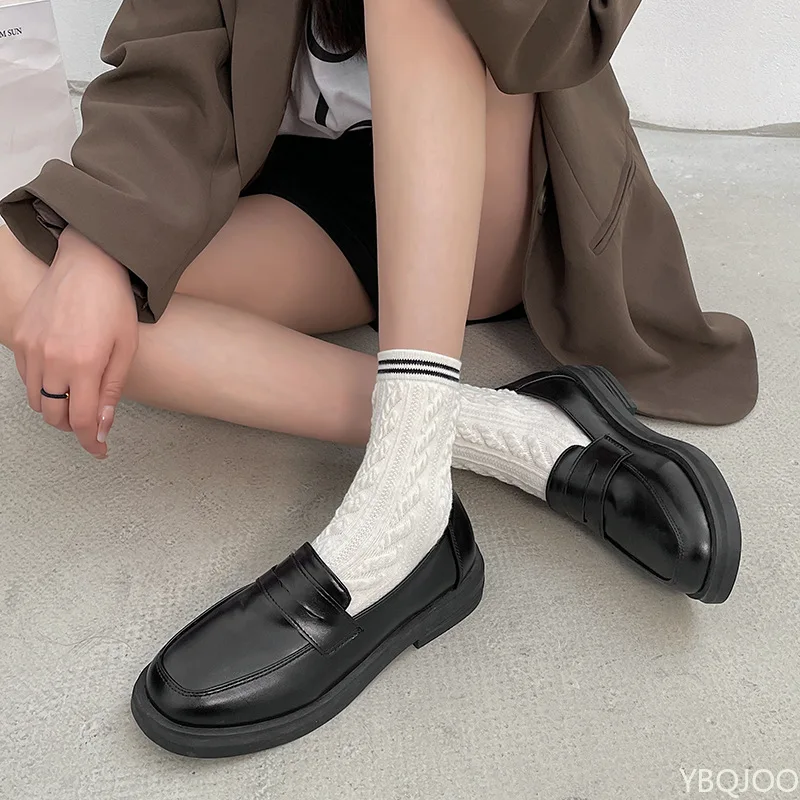 Fangtou ربيع وصيف جديد ريترو أحذية واحدة بسيطة مريحة الفم الضحلة منخفضة أعلى أحذية واحدة خشنة