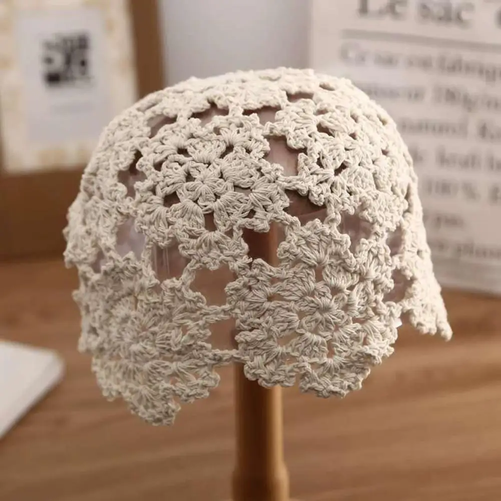 

Женская вязаная шапка крючком с кружевом и полым цветком, весенне-летняя ретро-повседневная тюрбанная модная сетчатая шапка с цветочным узором, зимние шапки