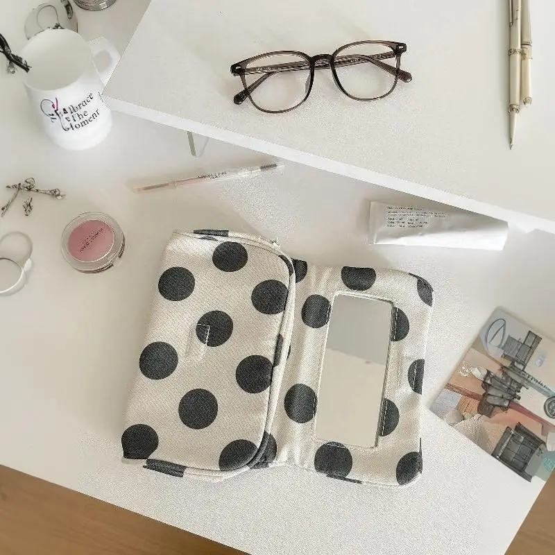 Große Kosmetiktasche mit Polka-Dots und eingebautem Spiegel, tragbare, faltbare Reißverschluss-Make-up-Tasche, Reise-Schönheits-Aufbewahrungs-Organizer für Frauen – Detail 9