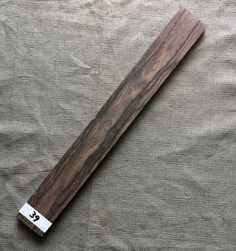 Ziricote Wood Twelve stamens rag guitar bridge wood 400 * 50 * 12 mm,, guitar making materials,