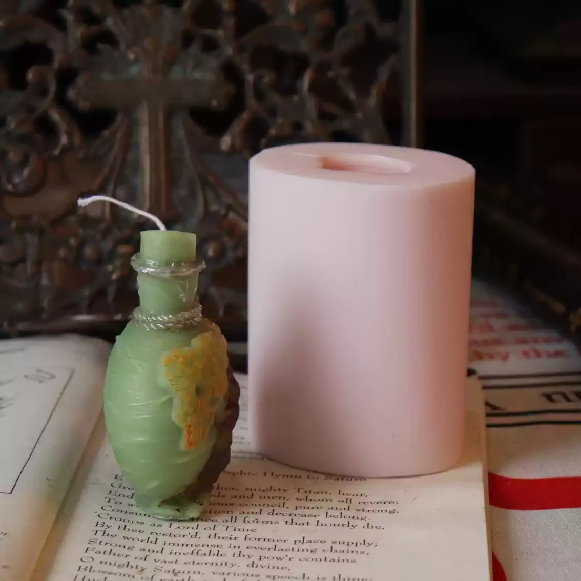 

Gold Coins Candles Silicone Mold, Witchcraft Ritual Supplies Manifestation Candle Mold，Money Spell Mold